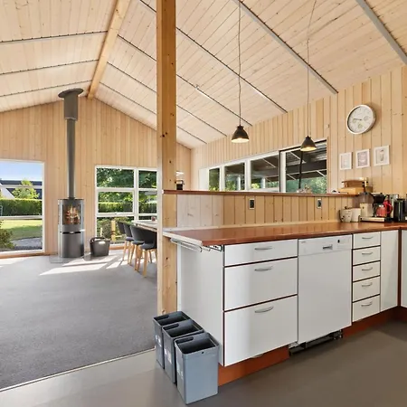 Scenic House On East Funen 200m From The Belt Frorup